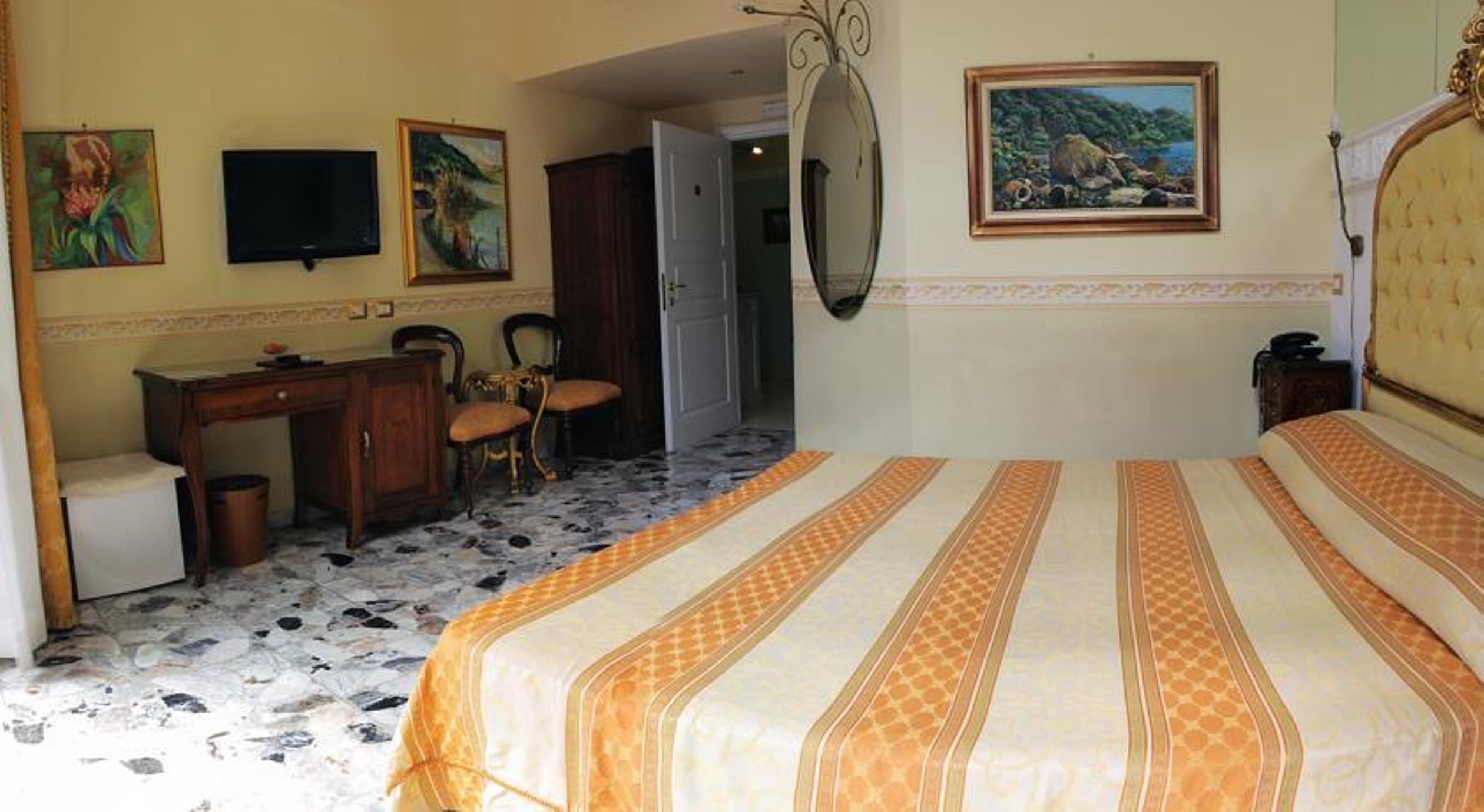 B&B Art Suite Santa Brigida Napoli Bagian luar foto