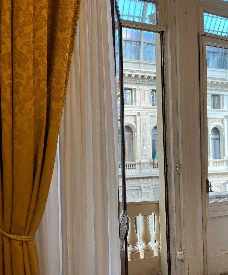 B&B Art Suite Santa Brigida Napoli Bagian luar foto